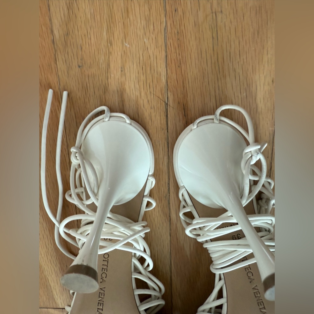 Bottega Veneta Dot Lace Up Sandal - Picture 8 of 14